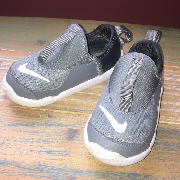 nike lil swoosh toddler